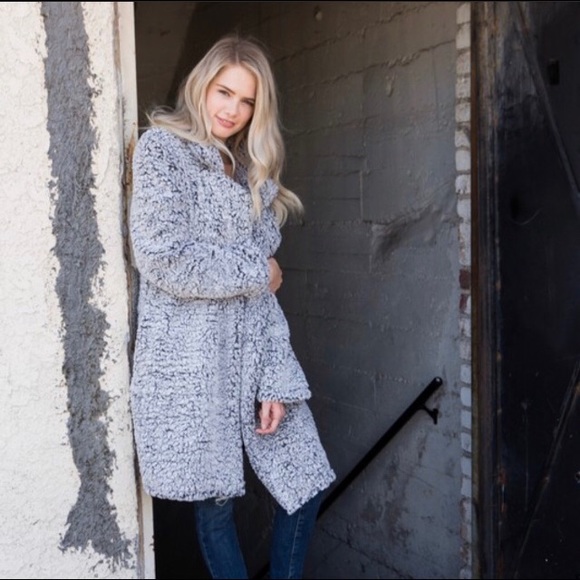 *LAST ONE* Wine Sherpa Coat - Picture 5 of 7